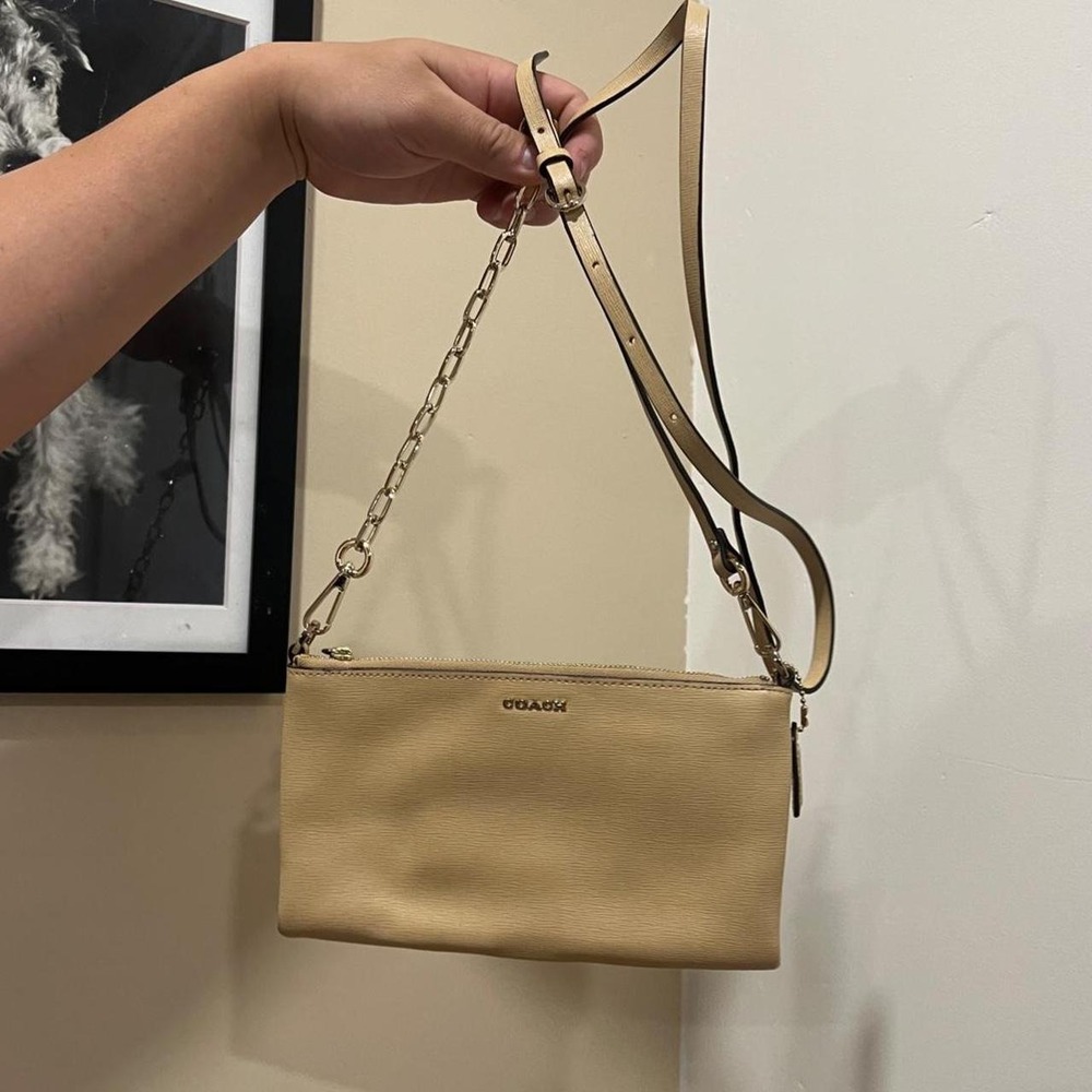Y2K 2000s Butter Yellow Leather Coach Small Crossbody bag / Clutch